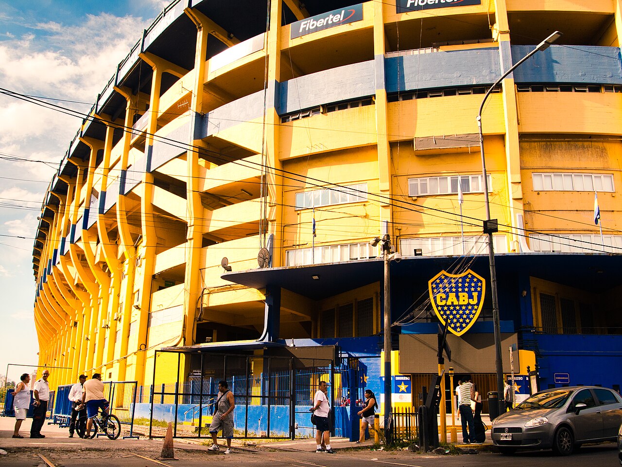 Sunday at La Bombonera