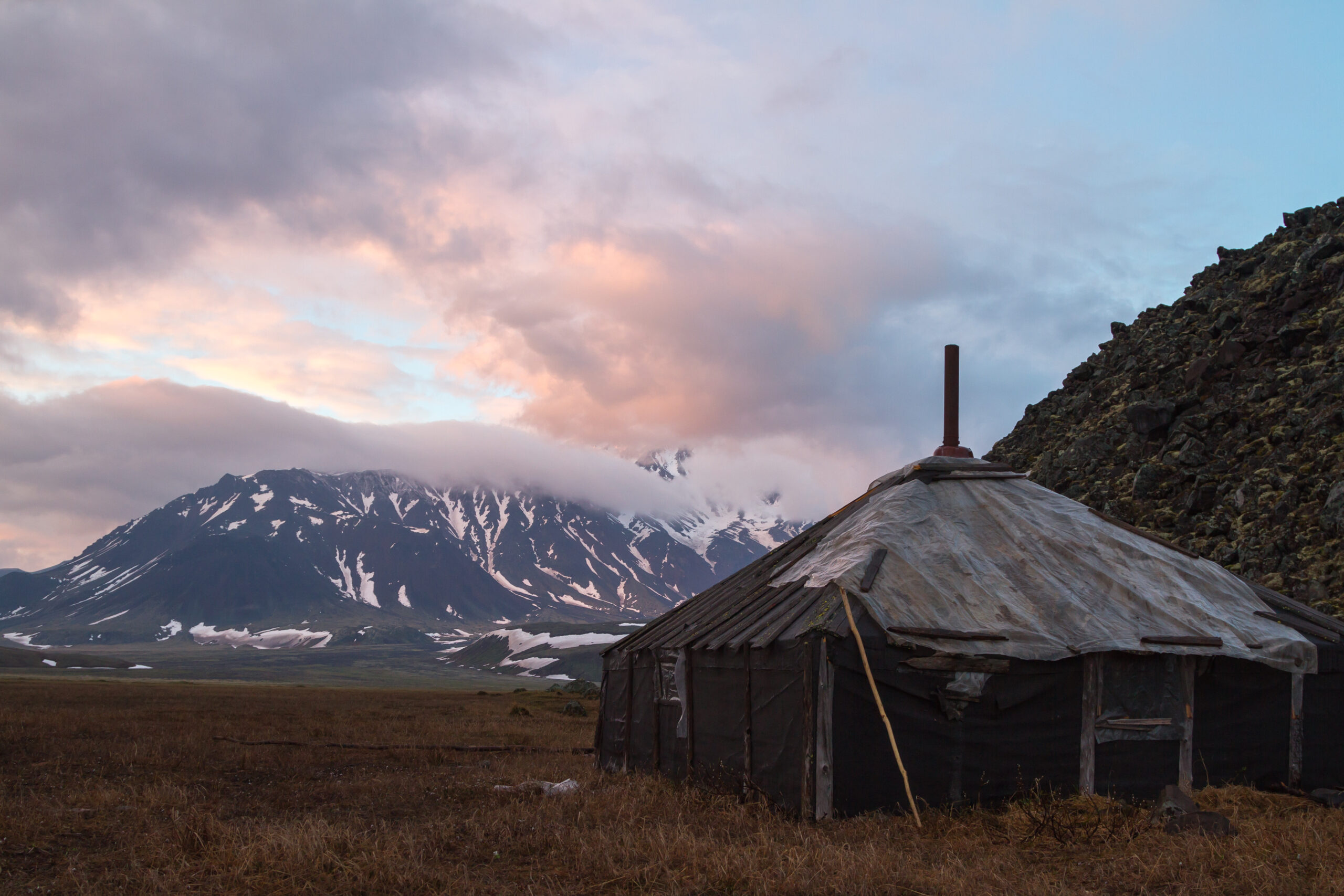 Between Wild West and Far East