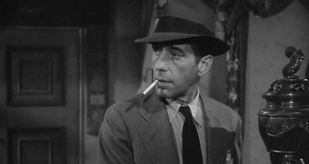 humphrey bogart dans le role de Philip Marlowe grand fan de highball cocktail