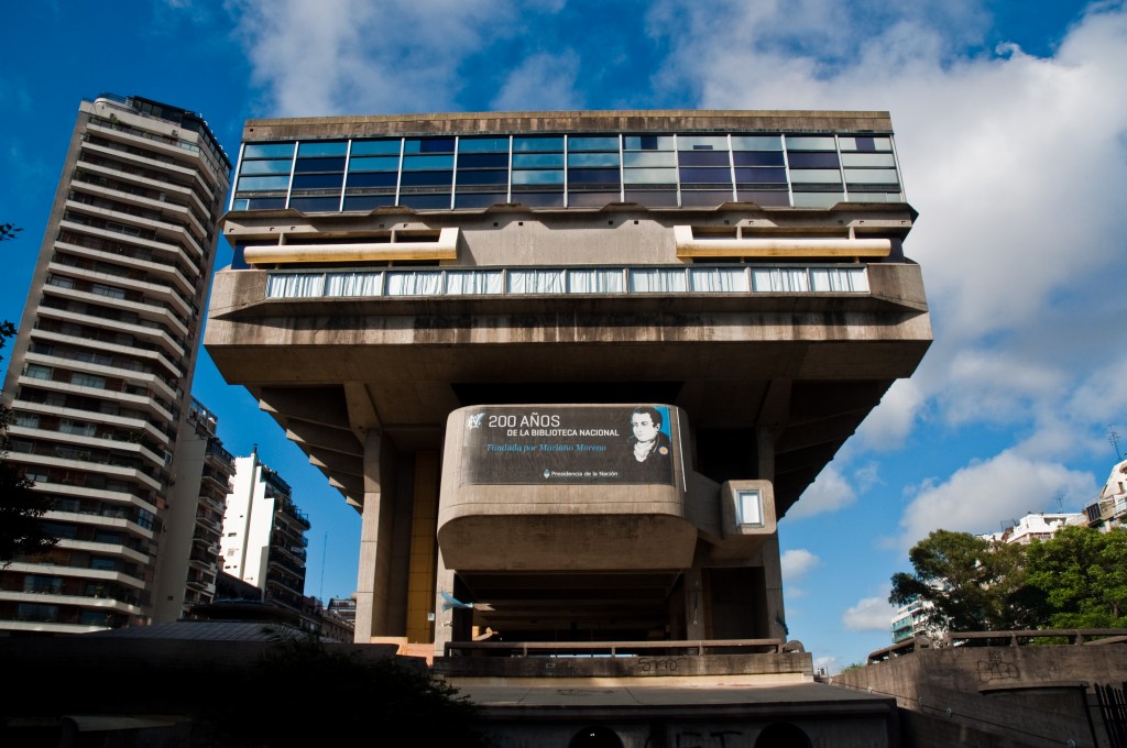 National_Library,_Buenos_Aires,_Argentina,_30th._Dec._2010_-_Flickr_-_PhillipC