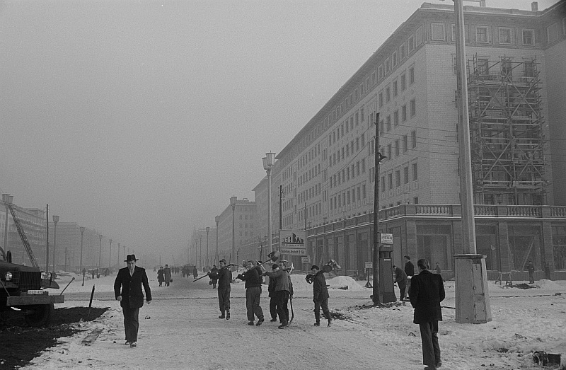 Fotothek_df_roe-neg_0006391_032_Blick_in_die_Stalinallee_(heutige_Karl-Marx-Alle