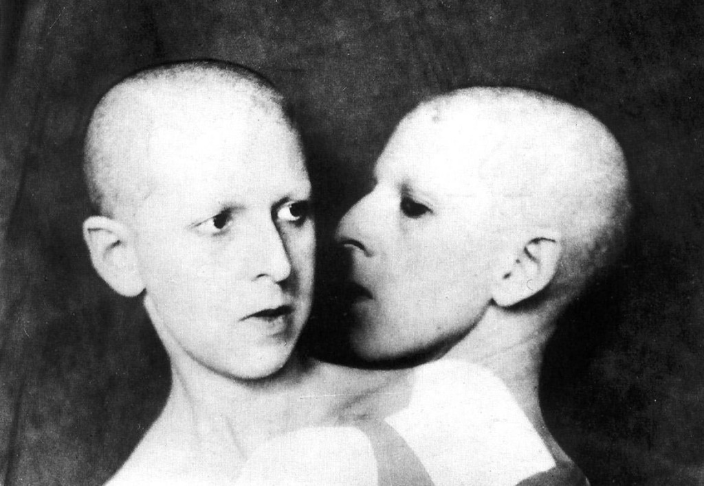 Claude Cahun, Que me veux-tu?, 1928, black-and-white photograph. 