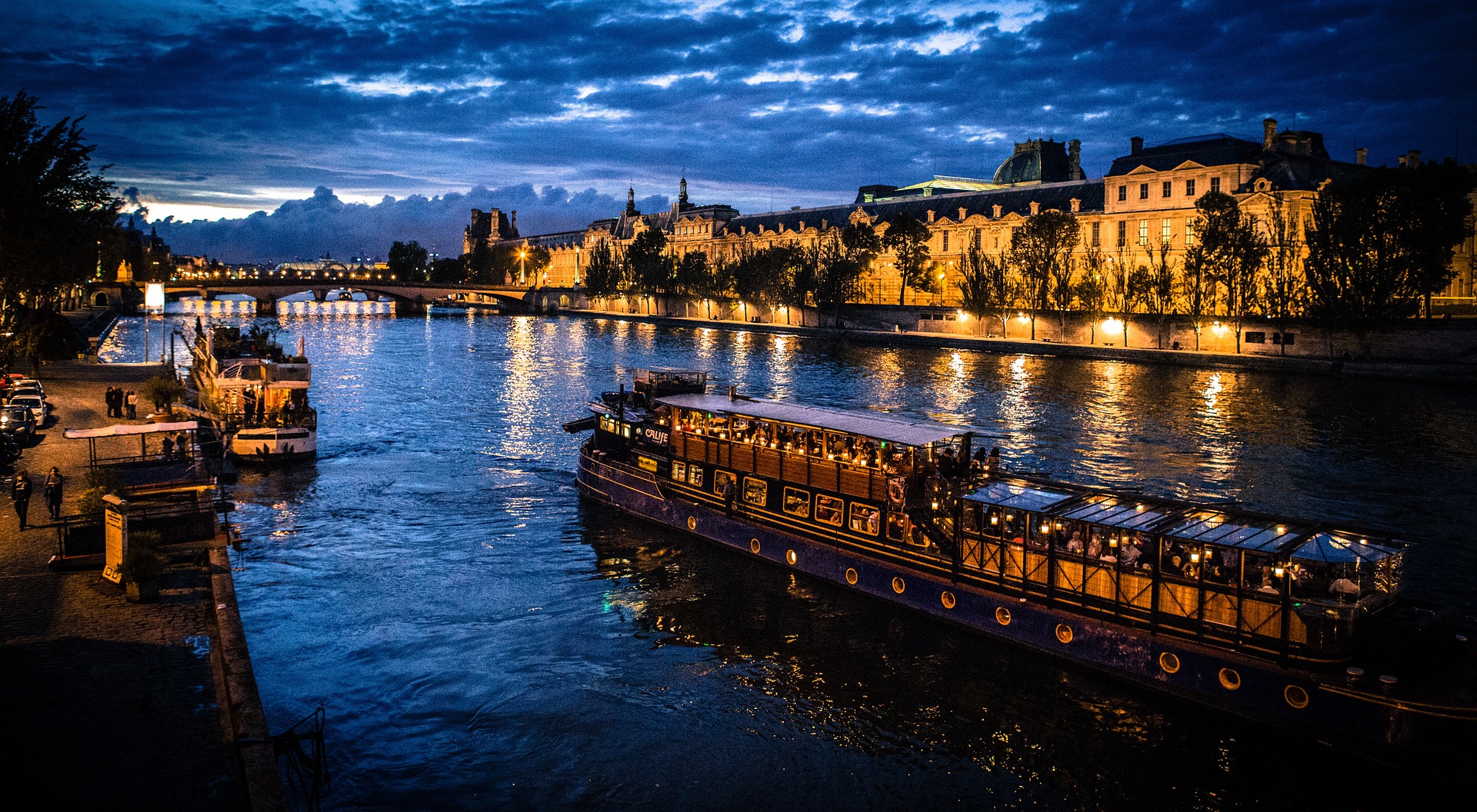 boat cruise paris