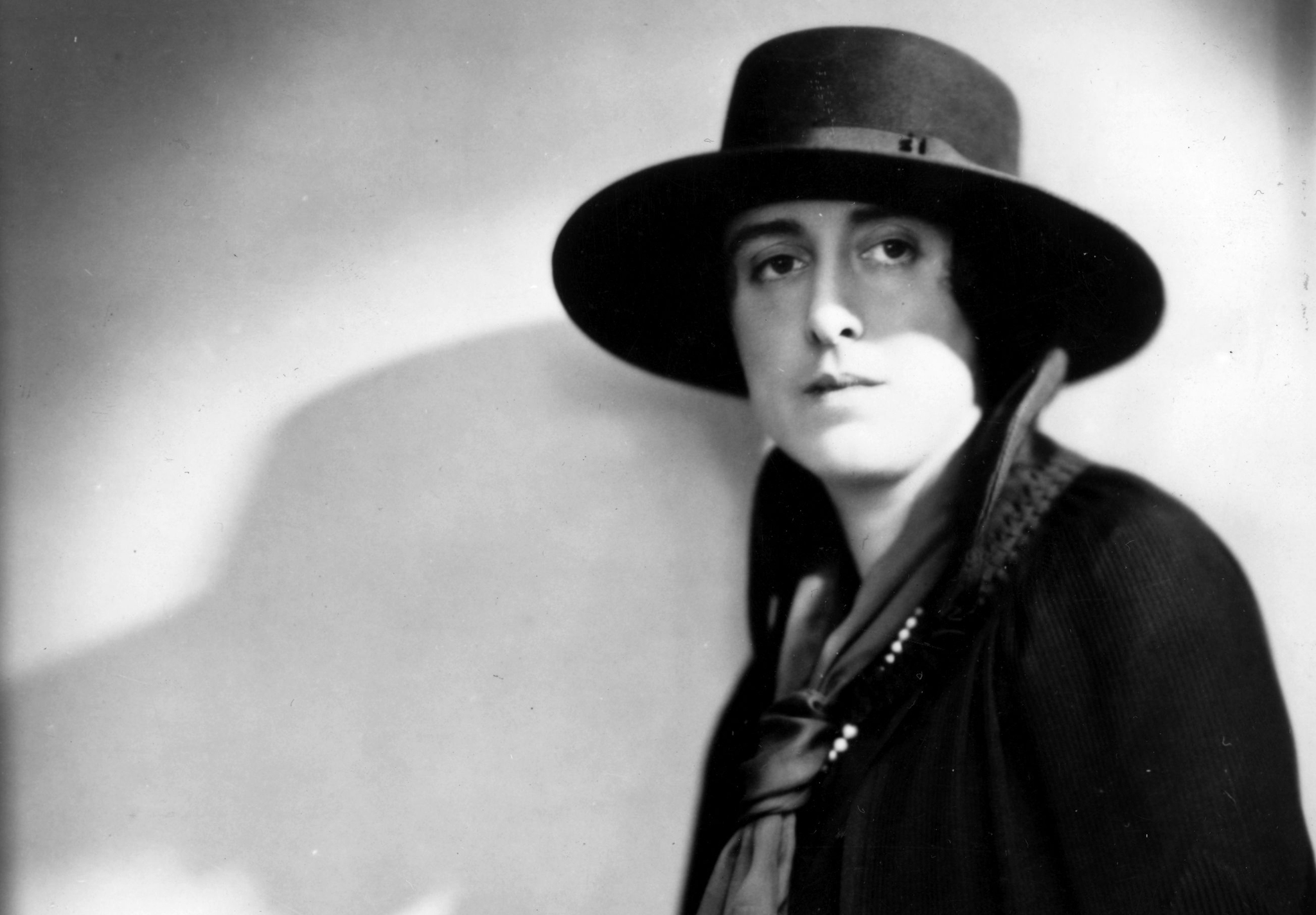 What to Know About Virginia Woolf's Love Affair With Vita Sackville-West