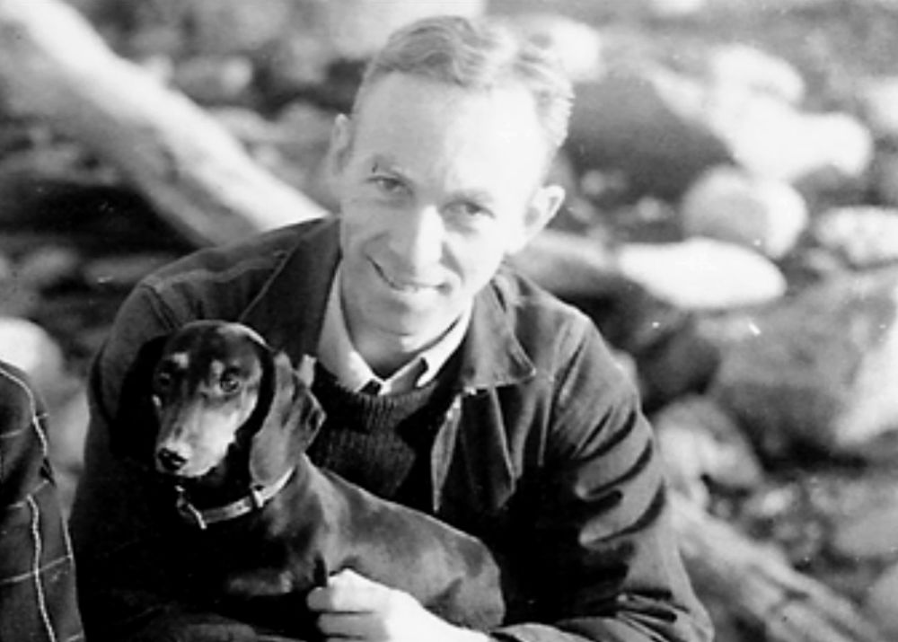 10 Great Articles and Essays by E.B. White - The Electric Typewriter